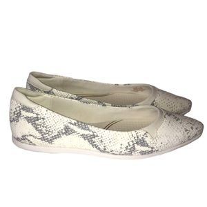 Cole Haan Grand Ambition Skimmer Flats Ivory Roccia Print Size 10